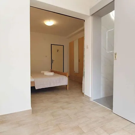 Apartment With A - C In Jurandvor-insel Krk 53954